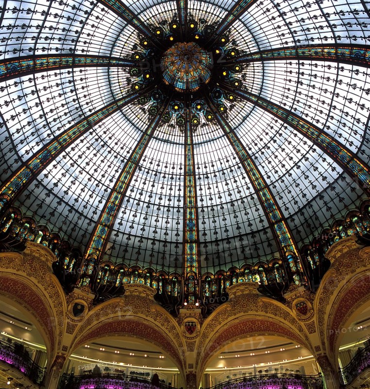 Jugendstil Glaskuppel der Galeries Lafayette, Paris, Frankreich