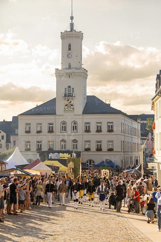The so-called Bergstreittag is a beautiful centuries-old tradition and is celebrated on 22 July, the church memorial day and former feast day of Mary Magdalene in Schneeberg. The four quarterly sermons introduced in 1649 remained in place until 1845. These sermons were then abolished in favour of a single day, 22 July, which fell on Mary Magdalene. The Freiberg Mining Office recommended that this day should be celebrated with a festival and a mountain parade. In 1846, the Royal Ministry of Finance issued a decree to celebrate St Mary Magdalene's Day with a sermon and a magnificent mountain procession. The last major procession took place in July 1913. The First World War put an end to these processions. The tradition was not revived until July 1933, 528th Bergstreittag, mountain parade, Schneeberg, Saxony, Germany, Europe