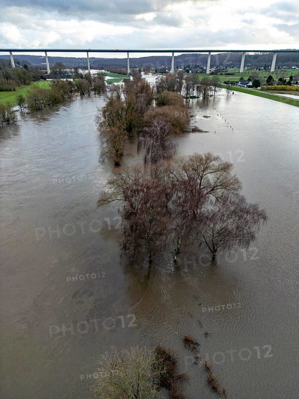 Flood on the Ruhr, near Mülheim, Ruhr Valley Bridge, A52 motorway, after days of continuous rain, North Rhine-Westphalia, Germany, Europe