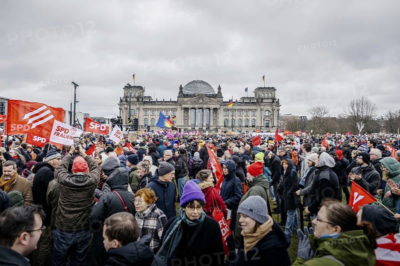 Demonstrators in front of the Reichstag at the major demonstration against the right in Berlin, 03/02/2024