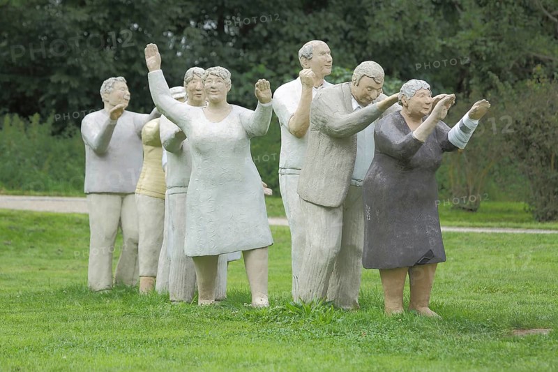 Sculpture Polonaise by Christel Lechner 2021, everyday people, row, figures, arms, high, gestures, human queue, sculpture park, Eschborn, Taunus, Hesse, Germany, Europe