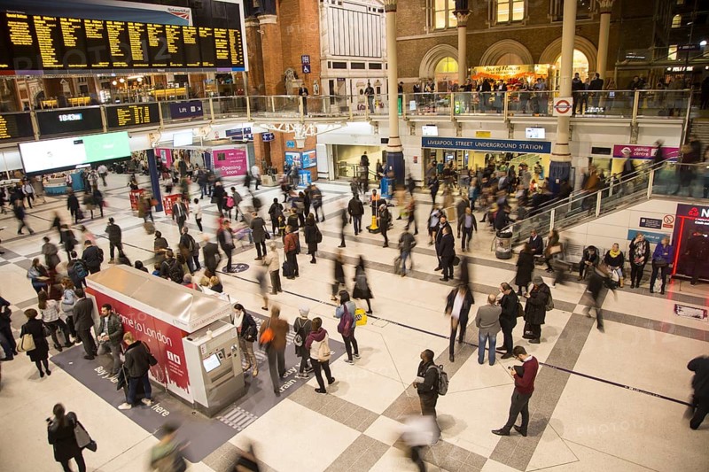 Railway station concourse crowded with people, Liverpool Street station, London, England, UK