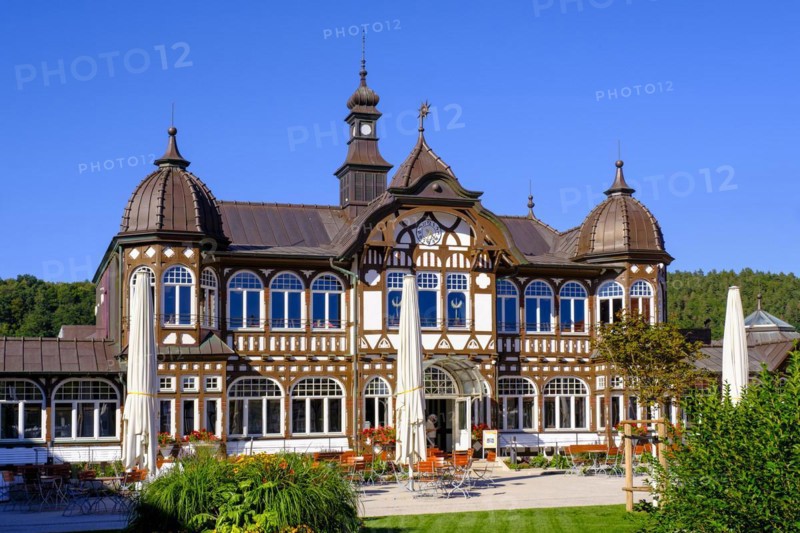 Centre of the graduation house, spa guests, flower beds, Bad Salzungen, Rhön, Wartburgkreis, Thuringia, Germany, Europe