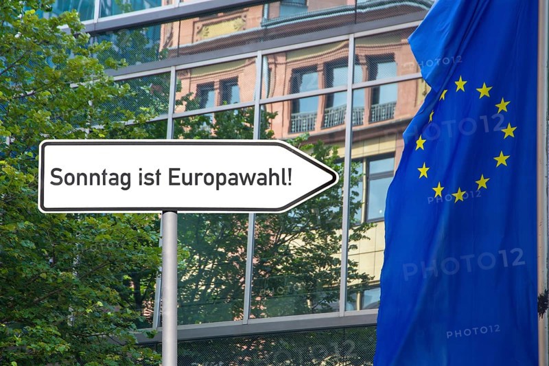 Symbolic image of the European elections: Directional arrow with the indication that the European elections will take place on Sunday, 09 June 2024 (Composing)