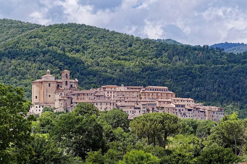 The village of Contigliano in the province of Rieti, with town walls and the collegiate church of San Michele Arcangelo. Lazio, Italy, Southern Europe, Europe