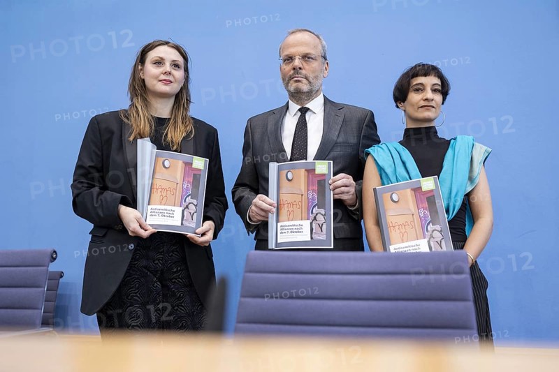 Tahera Ameer, Director of the Amadeu Antonio Foundation, Dr Felix Klein, Federal Government Commissioner for Jewish Life in Germany and the Fight against Antisemitism and Ariel Elbert, Director of Keshet Germany, recorded during a press conference at the Federal Press Conference on the topic: Antisemitic alliances after 7 October, Civil Society Situation Report on Antisemitism in Berlin, 06.06.2024