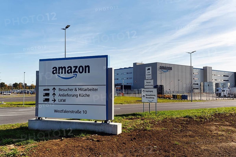 Amazon logistics centre PAD2, Amazon.com, online shopping, access road, Horn-Bad Meinberg, East Westphalia-Lippe, Germany, Europe