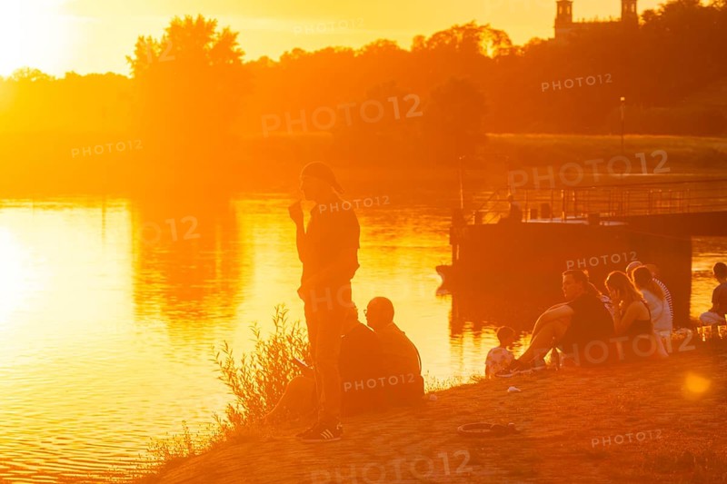 Summer evening at the Blue Wonder on the Elbe, Dresden Loschwitz, Dresden, Saxony, Germany, Europe
