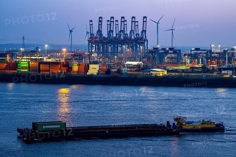 Port of Hamburg, HHLA Container Terminal Burchardkai, Athabaskakai, on the Elbe, push boat, Hamburg, Germany, Europe