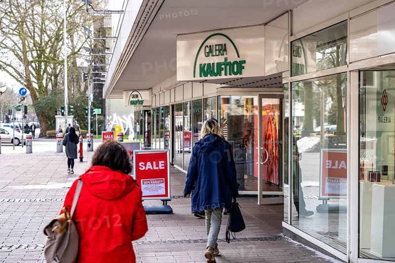 Galeria Kaufhof department stores' in the city centre of Duisburg, on Düsseldorfer Straße, is affected by the department stores' group's closure plans and is due to close at the end of June 2023, North Rhine-Westphalia, Germany, Europe