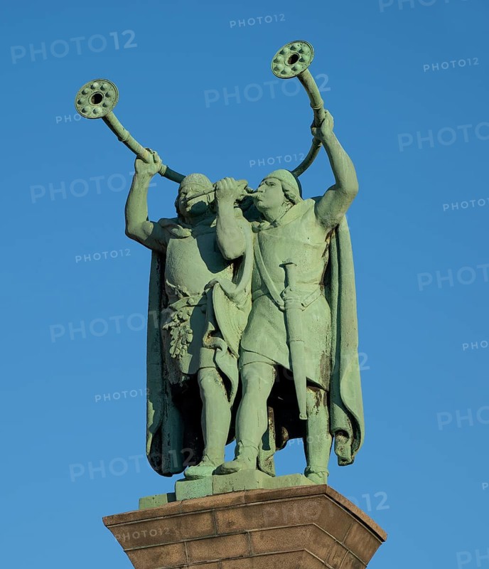 Lurspieler, antique trumpets, bronze sculpture on terracotta column, Town Hall Square, Rathausplatz or Rådhuspladsen, Copenhagen, Denmark, Europe