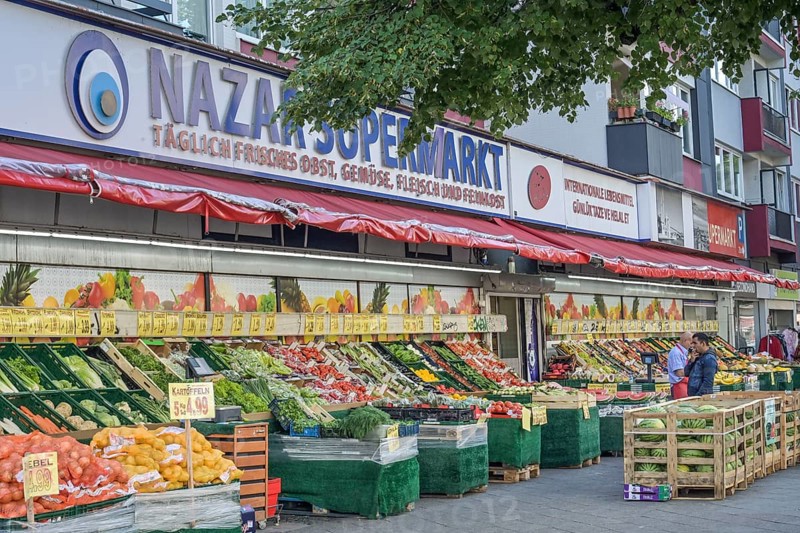 Turkish supermarket with fruit and vegetables, Potsdamer Straße, Schöneberg, Tempelhof-Schöneberg, Berlin, Germany, Europe