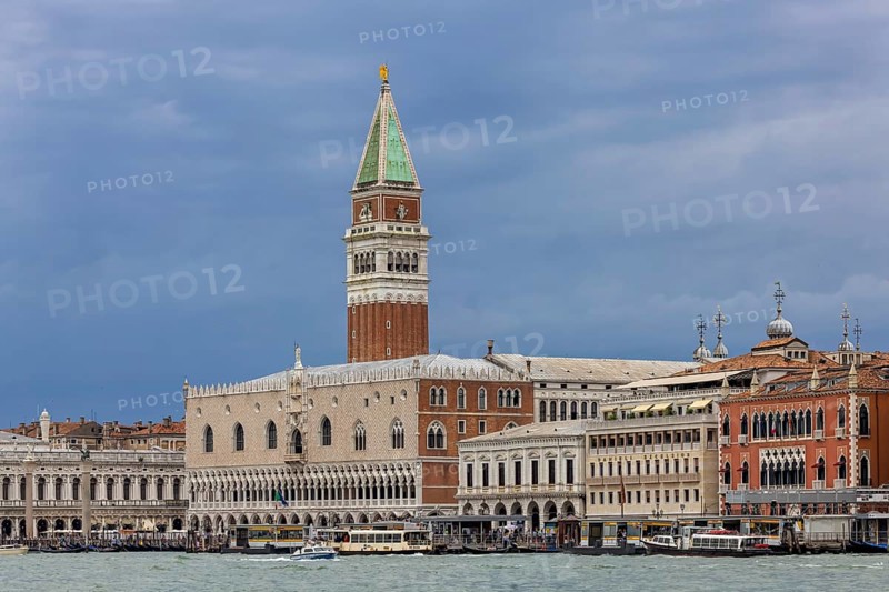 City view of Venice, view of the city from the Canale della Giudecca. St Mark's Square, St Mark's Basilica, Basilica di San Marco, St Mark's Tower, Campanile San Marco, Doge's Palace, Palazzo Ducale. Venice, Venezia, Veneto, Italy, Europe
