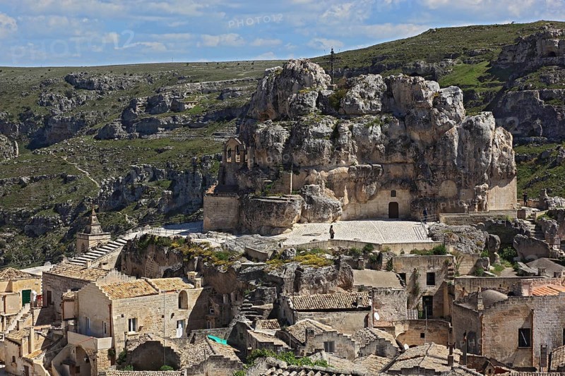Old town, Sassi, cave settlements Sassi di Matera, UNESCO World Heritage Site, cave church Santa Maria dell' Idris, Matera, Basilicata, Italy, Europe
