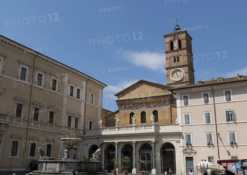 Church of Santa Maria in Piazza Santa Maria in Trastevere, Rome, Italy, Europe