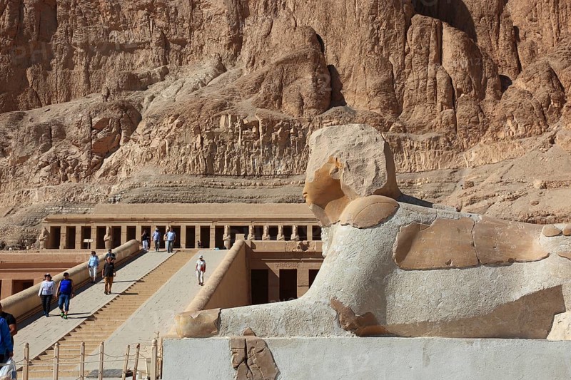 The mortuary temple of the first female pharaoh Hatshepsut, Hatshepsut Temple in Deir el-Bahari on the west bank of the Nile in Thebes, Africa, Egypt, Africa