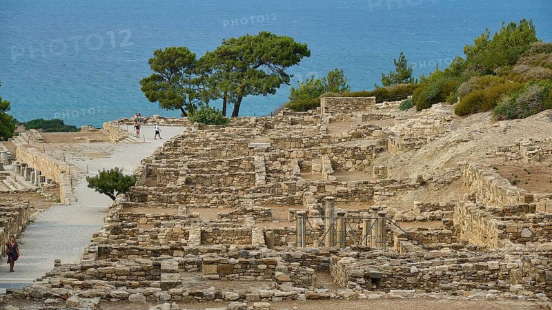 Remains of an ancient city overlooking the sea, surrounded by vegetation, Hellenistic houses, Kamiros, Archaeological site, Ancient city, Foundation of Doric Greeks, Rhodes, Dodecanese, Greek Islands, Greece, Europe