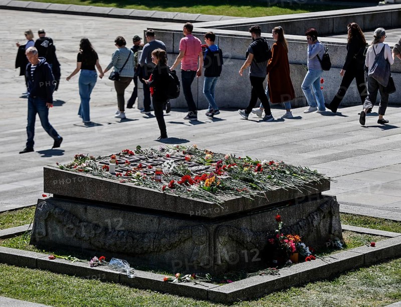 Commemoration at the Soviet memorial in Treptower Park to the Soviet soldiers who died during the Second World War, Berlin, 9 May 2024. On May 1945, Germany surrendered and the Second World War ended in Europe. In Russia, Remembrance Day is celebrated on 9 May, Berlin, Berlin, Germany, Europe