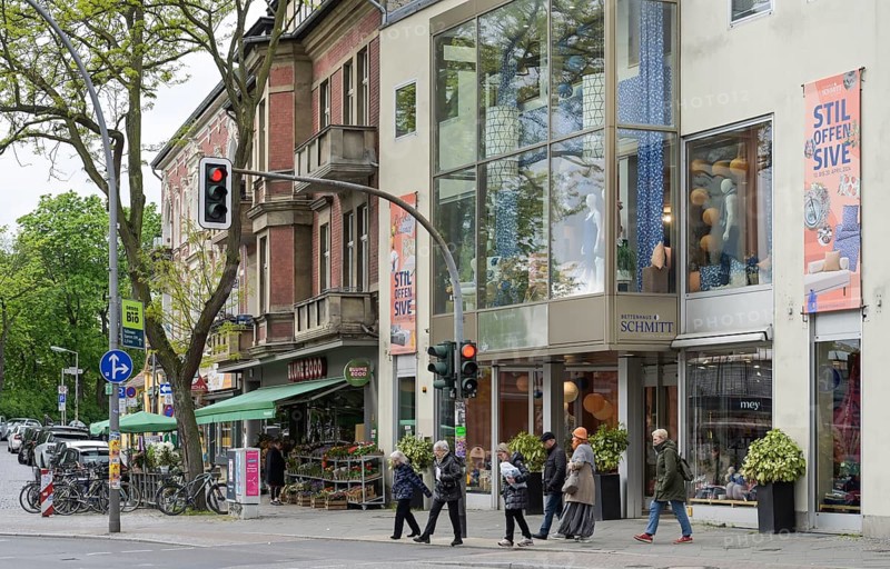 Street scene, people, shops, shopping street Teltower Damm, Zehlendorf, Steglitz-Zehlendorf district, Berlin, Germany, Europe