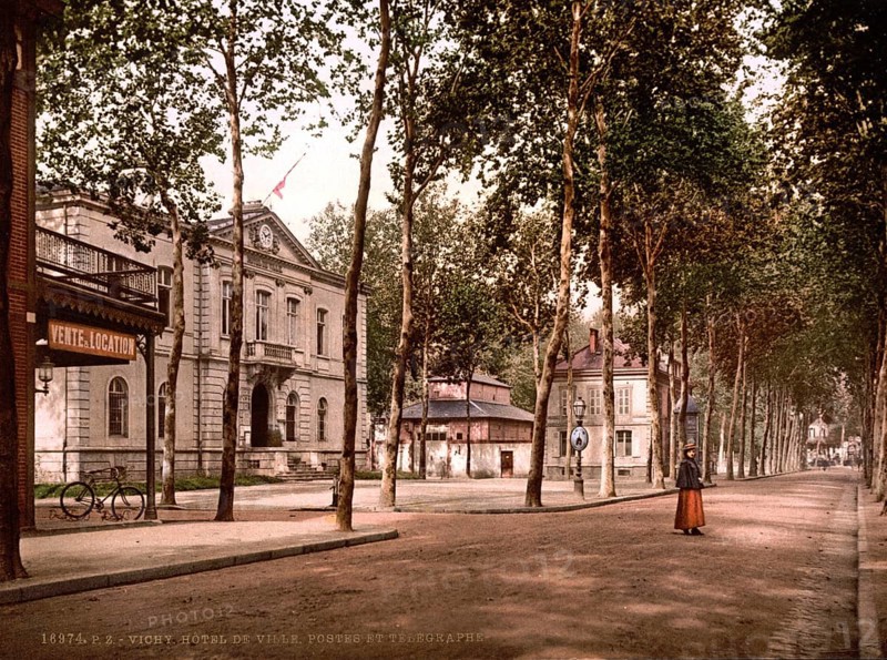 Town hall, post office and telegraph office, Vichy, Auvergne-Rhône-Alpes, France, ca 1890, Historical, digitally restored reproduction from a 19th century original, Record date not stated, Europe