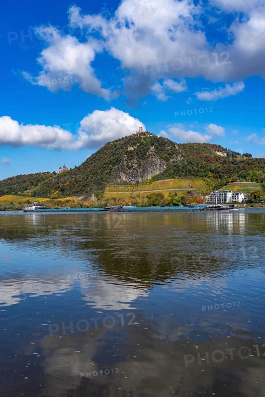 Drachenfels, a mountain in the Siebengebirge on the Rhine between Bad Honnef and Königswinter, with Drachenfels castle ruins and Drachenburg castle, left, boat traffic on the Rhine, North Rhine-Westphalia, Germany, Europe