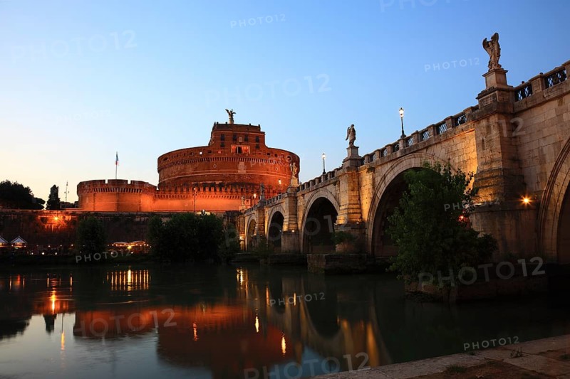 Castel Sant'Angelo, Mausoleo di Adriano, Mausoleum for the Roman Emperor Hadrian, Castel Sant'Angelo, and the Bridge of Angels, Ponte Sant'Angelo, Rome, Italy, Europe