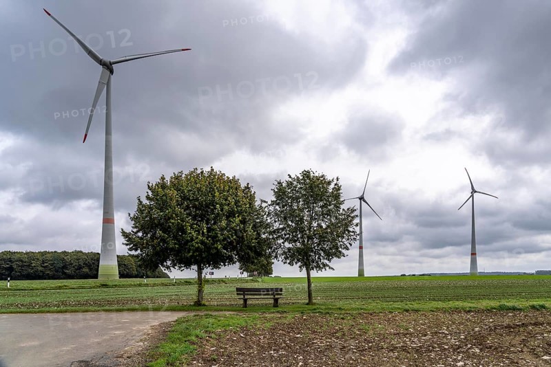 Wind farm north-east of Bad Wünnenberg, field path with park bench, North Rhine-Westphalia, Germany, Europe