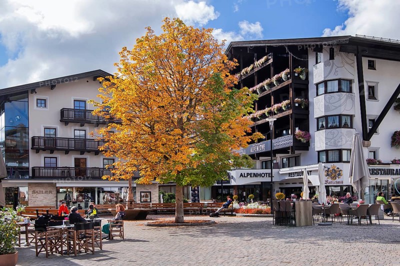 Village square in autumn, Seefeld in Tyrol, Seefeld Plateau, Tyrol, Austria, Europe