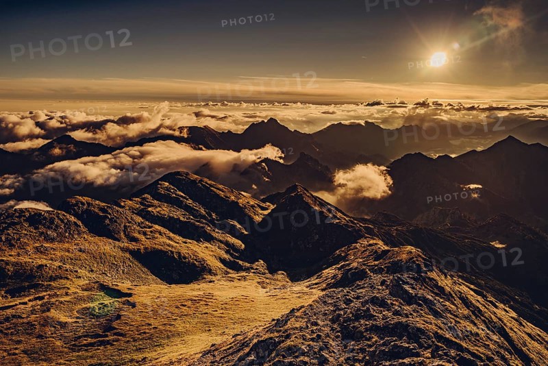 Sunrise hike on the Hochplatte in the Ammergau Alps, Ammergebirge in the Allgäu, Bavaria, Germany, Europe