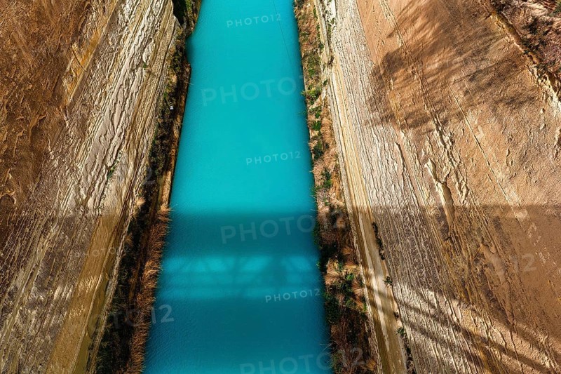 View down into the Corinth Canal, technical marvel, turquoise-coloured water, sight, vertical rock faces, Corinth, Isthmus of Corinth, Greece, Europe