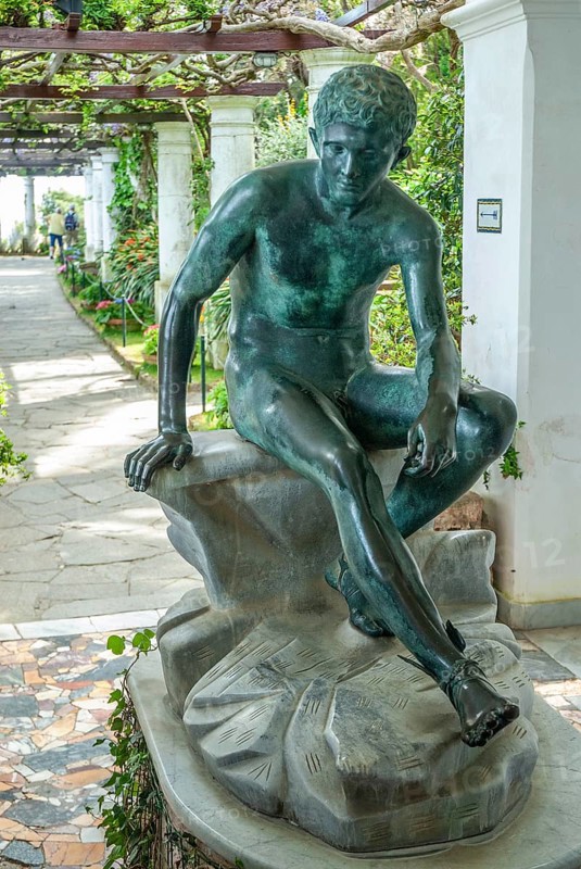 Roman statue under pergola at Villa San Michele, the life's work at Capri of the Swedish physician and author Axel Munthe (1857–1949), Anacapri, Island of Capri, Campania, Italy, Europe