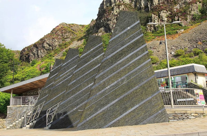 Artwork monument to slate industry heritage in Blaenau Ffestiniog, Gwynedd, north Wales, UK