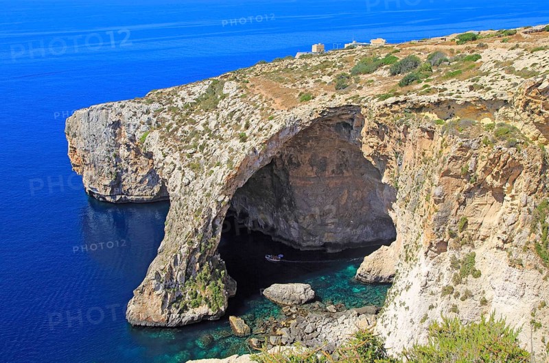 The Blue Grotto natural sea arch and cliffs, Wied iz-Zurrieq, Malta, Europe