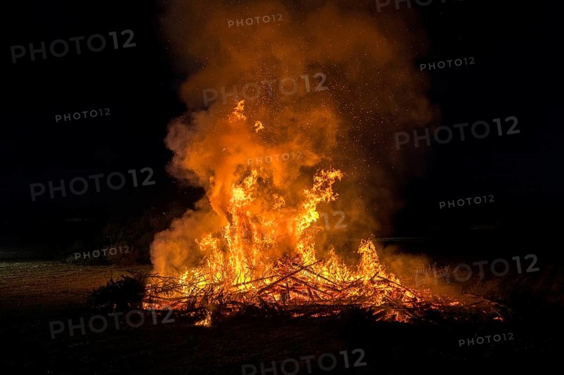 Environmental pollution, fire from discarded Christmas trees, Ostfildern-Plieningen, Baden-Württemberg, Germany, Europe