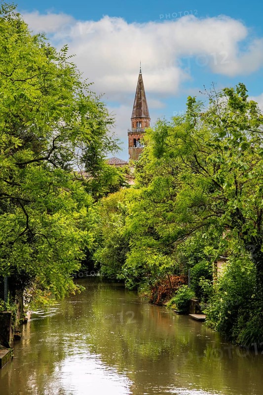 River Lemene with view of the cathedral of S. Andrea APostolo, medieval old town, Portogruaro, Veneto, Friuli, Italy, Portogruaro, Veneto, Italy, Europe