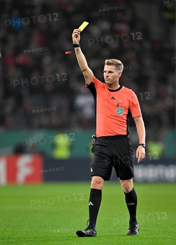 Referee Referee Timo Gerach shows yellow card yellow caution DFB Cup, PreZero Arena, Sinsheim, Baden-Württemberg, Germany, Europe