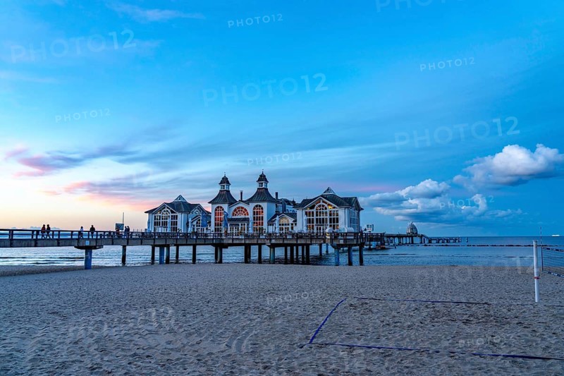 The pier of Sellin, evening mood, sunset, 394 metres long, with restaurant, jetty, beach chairs, island of Rügen, Mecklenburg-Western Pomerania, Germany, Europe