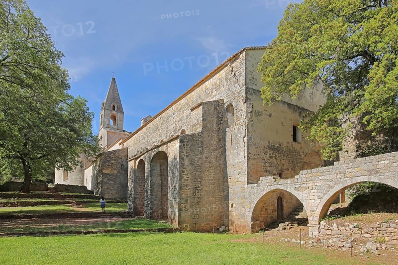 Romanesque abbey Le Thoronet, monastery church, monastery complex, Cistercian abbey, Var, Provence, France, Europe