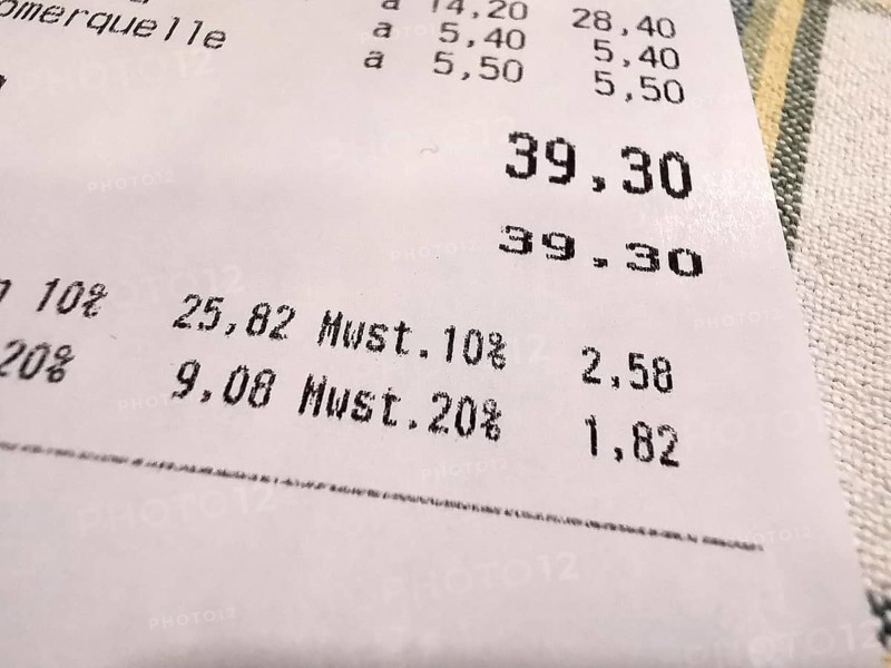 Value added tax, VAT in the catering industry in Austria in 2024, 10% on food, 20% on drinks, receipt, receipt