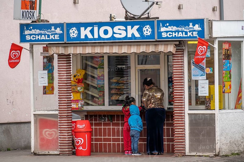 Schalker Büdchen, Schalke 04 kiosk, on Ückendorfer Straße in Gelsenkirchen, North Rhine-Westphalia, Germany, Europe