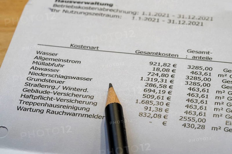 Symbolic image of service charge statement, heating cost statement, rental costs, list of incidental rental costs