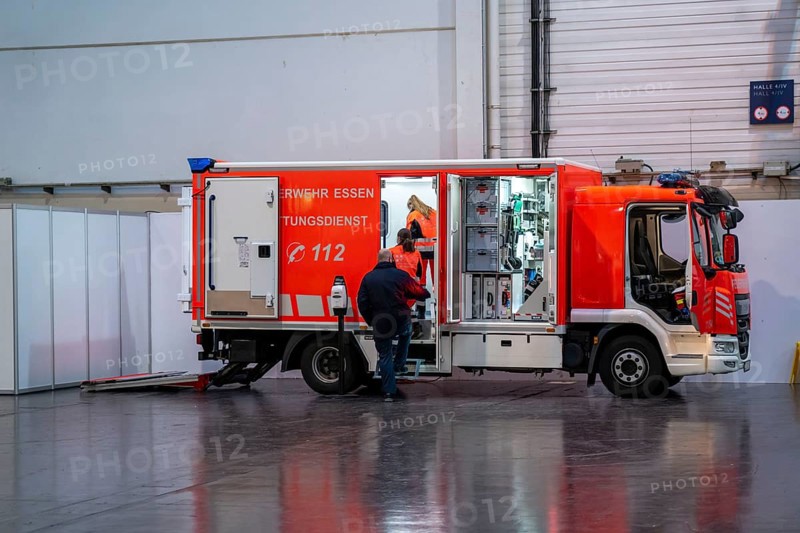 Special infection rescue vehicle of the Essen fire brigade, with special air filter systems, in this sealed-off vehicle the corona vaccines are to be prepared for the vaccinations, test run in the vaccination centre for the corona vaccinations, in a hall of Messe Essen, by the city, the fire brigade and various aid organisations, 12 vaccination routes for a daily vaccination of up to 2400 people, operated by the North Rhine-Westphalia Association of Statutory Health Insurance Physicians