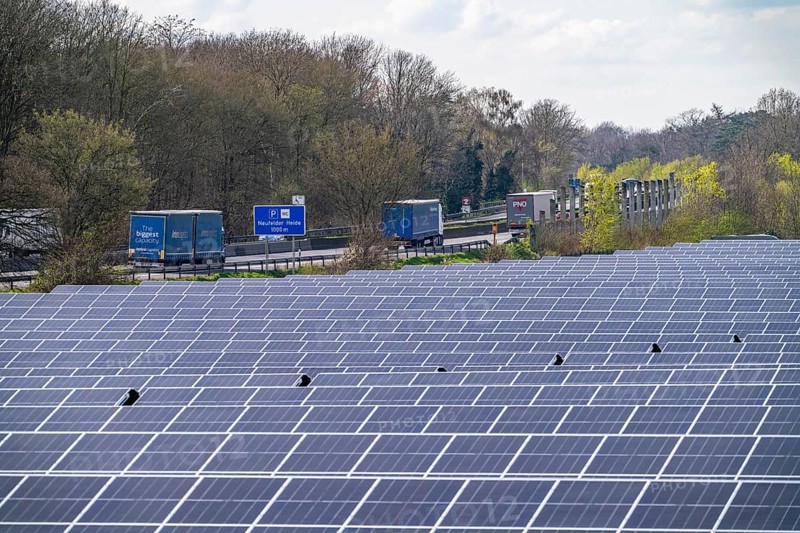Solar park near Neukirchen-Vluyn, along the A40 motorway, over 10, 000 solar modules spread over 4.2 hectares, generating 6 million kilowatt hours per year, North Rhine-Westphalia, Germany, Europe
