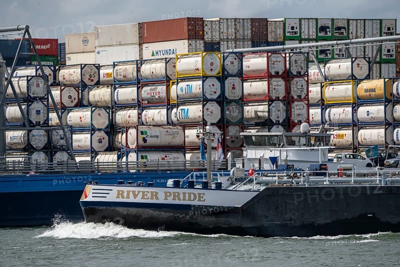 Europoort, Pernis, container storage in Rotterdam-Botlek, standard TEU containers and liquids, chemical tank containers, on the Oude Maas Canal, tanker, Netherlands