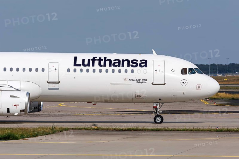 A Lufthansa Airbus A321 aircraft with the registration number D-AIDI at the airport in Frankfurt, Germany, Europe