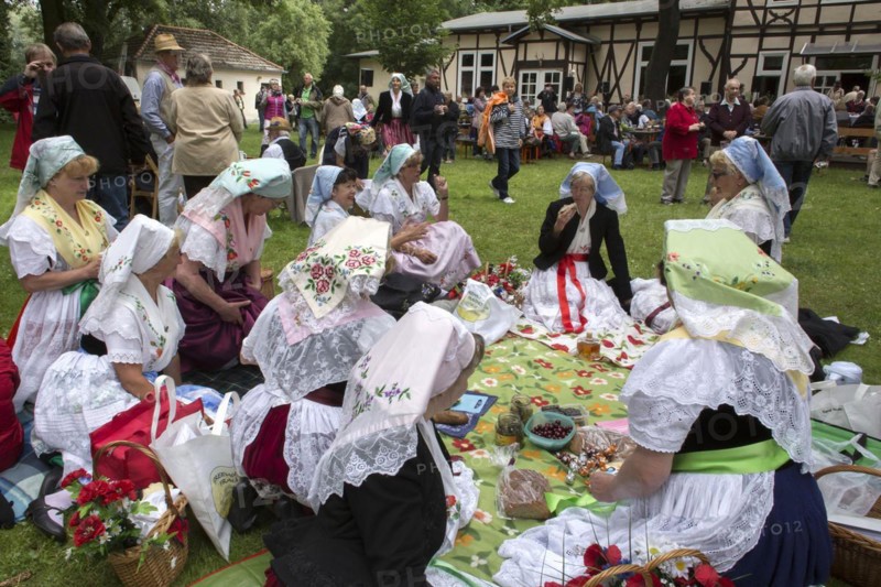The traditional traditional costume dances is the motto of the Sorbian traditional costume dance festival in Lübben. Sorbian dance group in historical Sorbian costume, 21 June 2015, Lübben, Brandenburg, Germany, Europe