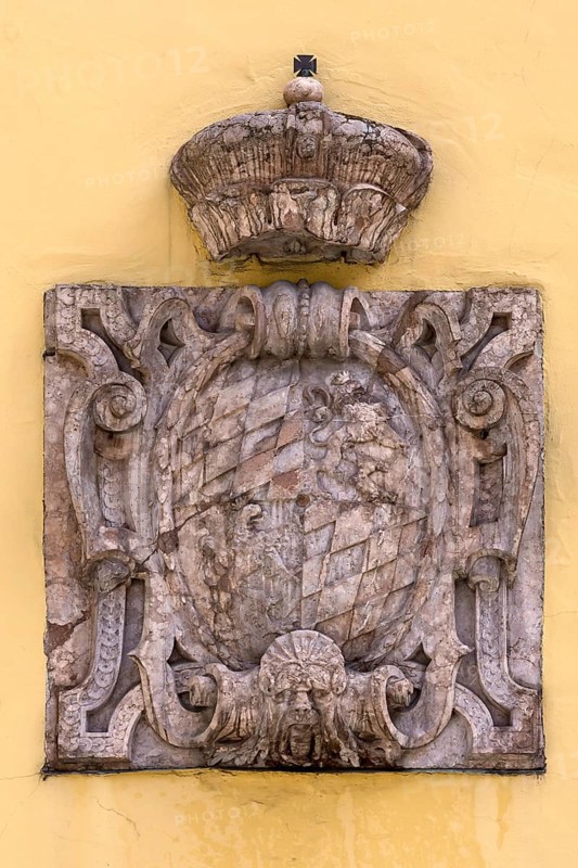 Royal coat of arms on a house wall, Regensburg, Upper Palatinate, Bavaria, Germany, Europe