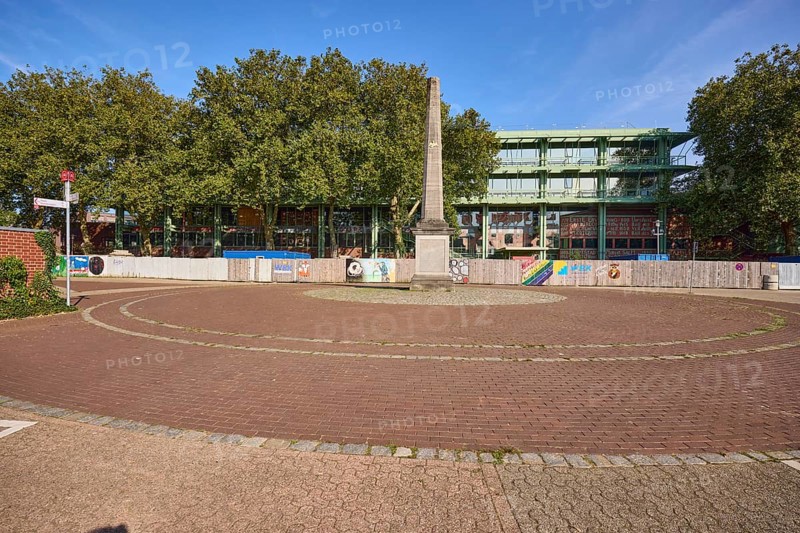 Roundabout with memorial to the fall of the Berlin Wall and the renovation of the town hall in Bocholt, Münsterland, Borken district, North Rhine-Westphalia, Germany, Europe