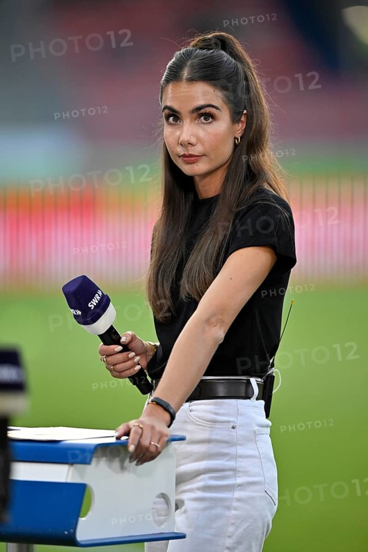 TV presenter Lea Wagner in an interview, Microphone, Logo, SWR, Voith-Arena, Heidenheim, Baden-Württemberg, Germany, Europe