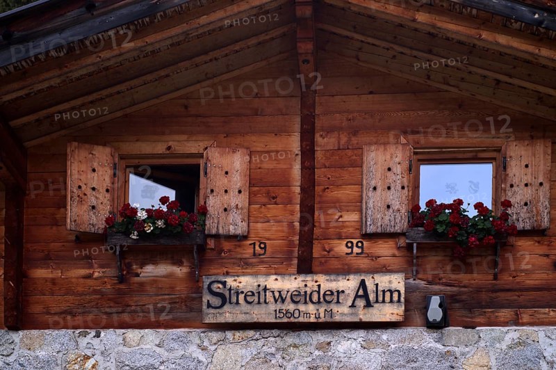 Streitweider Alm, Taser Höhenweg, Scena, Scena, South Tyrol, Autonomous Province of Bolzano, Italy, Europe